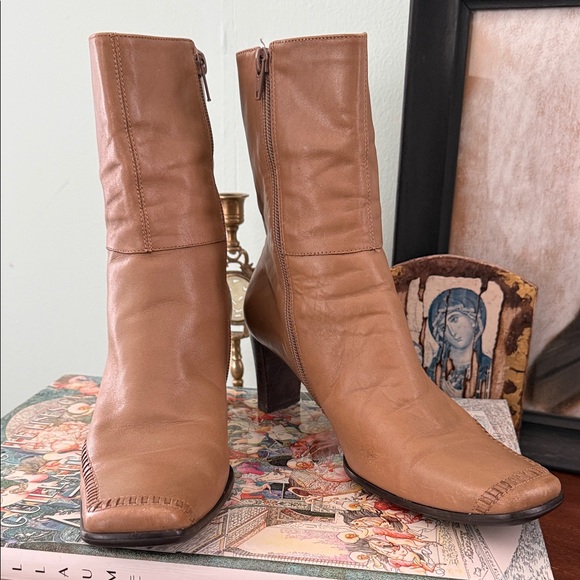 Girl Boss Vintage 90s Y2K Nickels Tan Leather Square Toe Chunky Heeled Boots - Picture 10 of 11
